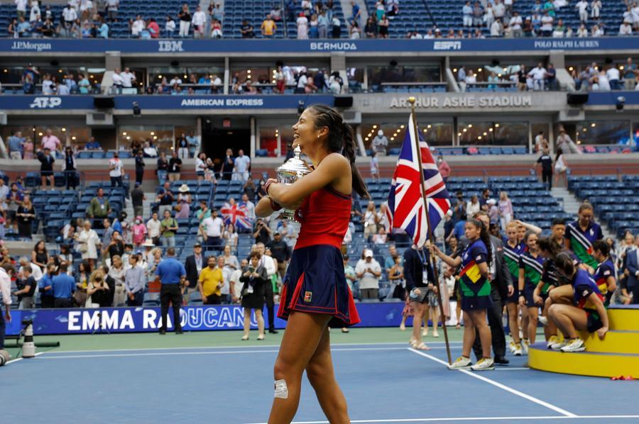 Emma Raducanu, Sogno A Occhi Aperti: A 18 Anni Trionfa Negli Us Open ...