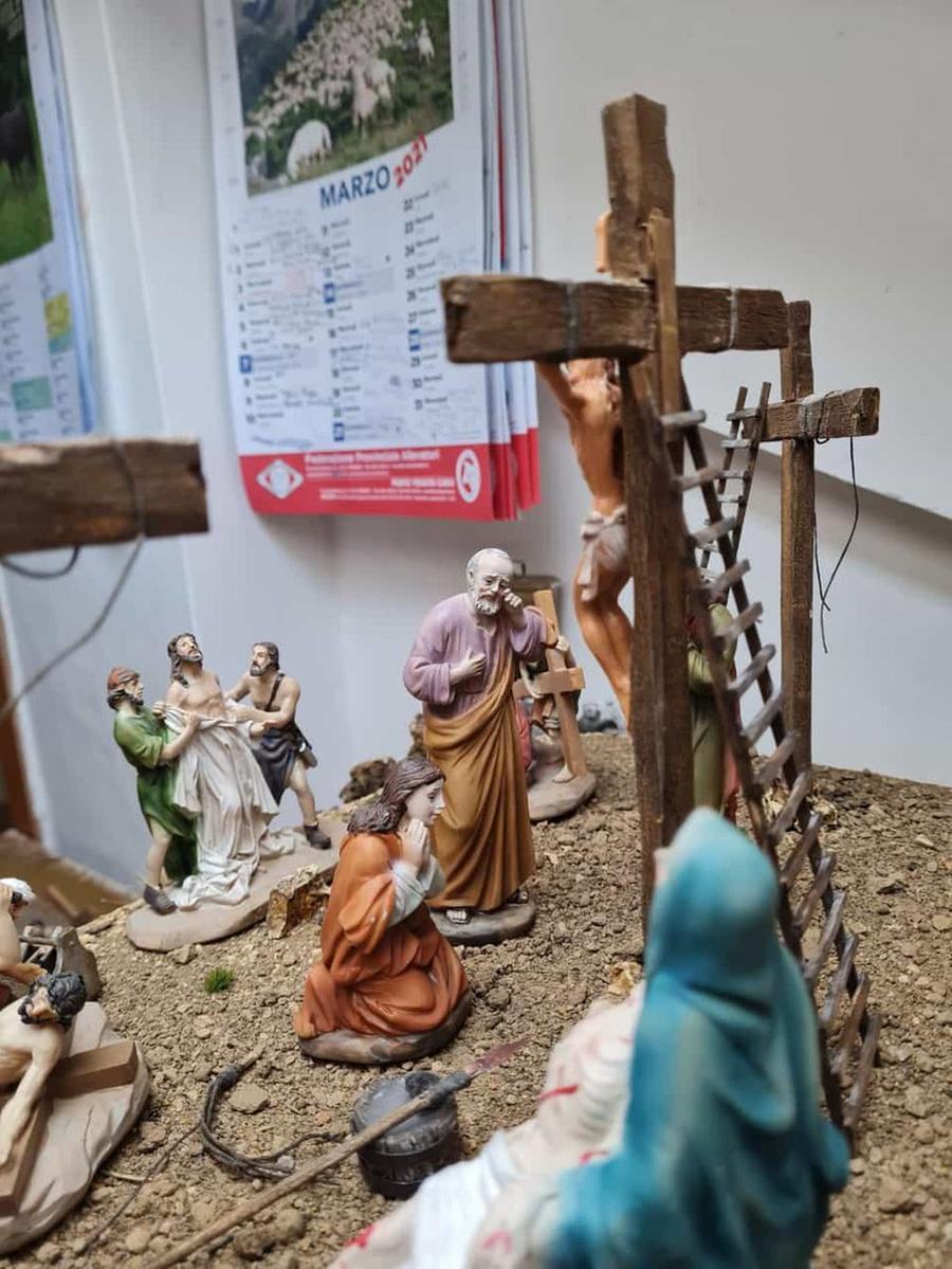 Le immagini del presepe pasquale di Ravina - Locale - Trentino