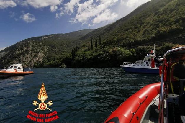 Garda, l'allarme dei vigili del fuoco di Riva: «Mancano mezzi per i  soccorsi nel lago» - Lago di Garda - Trentino