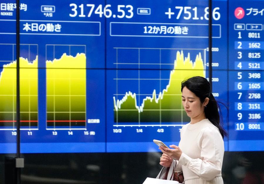 Apertura borsa sale di tokyo