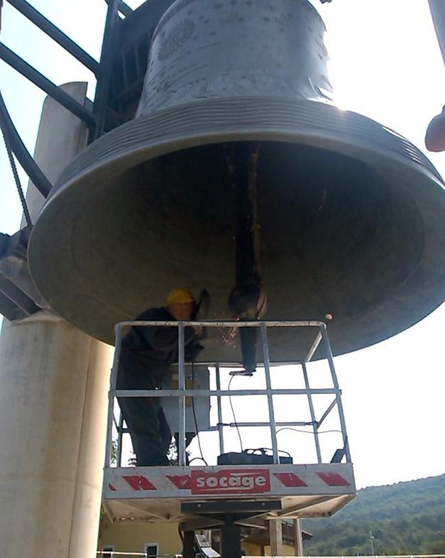 La Campana Di Rovereto.Un Incidente Silenzia La Campana Dei Caduti Trento Trentino